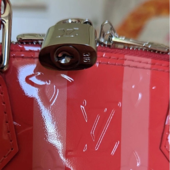 RARE! Louis Vuitton Alma BB  Vernis Poppy Rayures Pomme D'Amour EUC - Picture 6 of 15